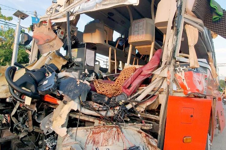 Xe khach Phuong Trang tang toc 63 km/h khi xay ra tai nan hinh anh