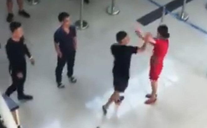 lăng mạ nhân viên sân bay ảnh 2 lang ma nhan vien san bay anh 2