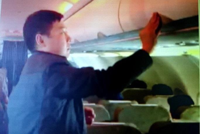 trộm trên máy bay Vietnam Airlines ảnh 1 trom tren may bay Vietnam Airlines anh 1