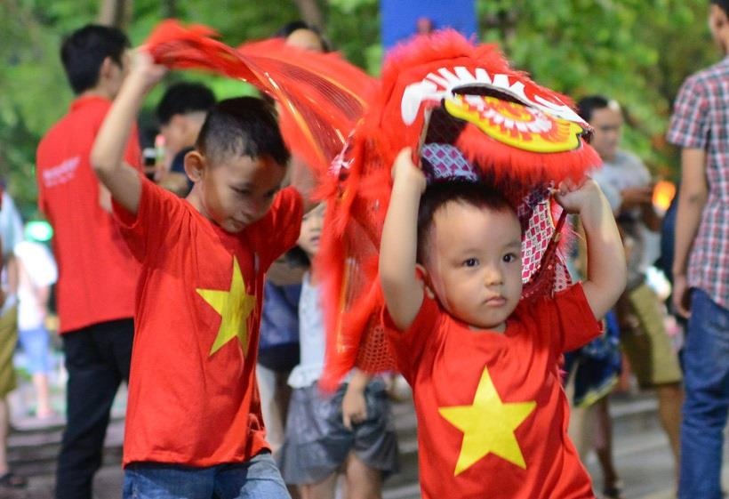 Ha Noi cam nhieu tuyen duong o pho co dip Tet Trung thu hinh anh