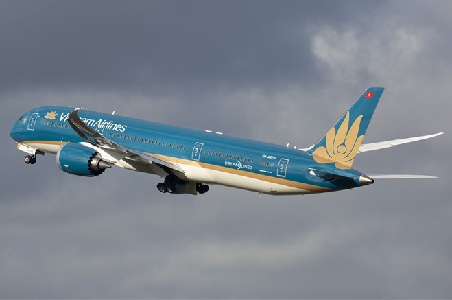 Vietnam Airlines lui gio nhieu chuyen bay Nhat do bao hinh anh
