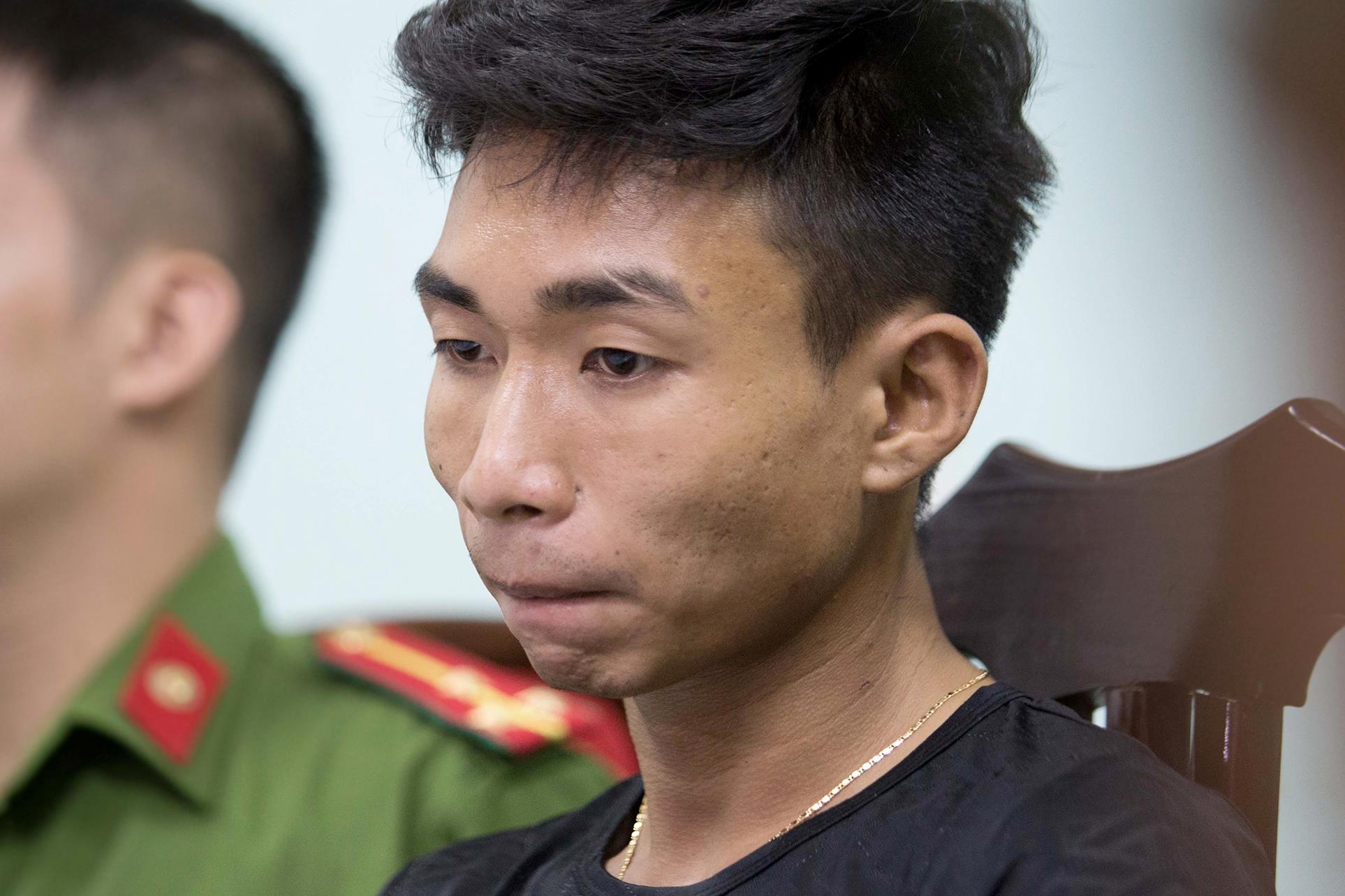 Tham van xuyen dem 2 nghi pham sat hai tai xe GrabBike hinh anh