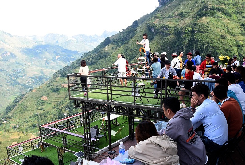 nha 7 tang tren deo Ma Pi Leng anh 3