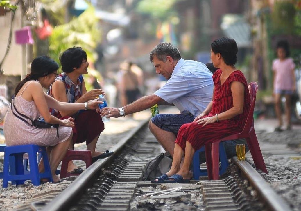 Bo GTVT de nghi som di doi pho ca phe duong tau hinh anh