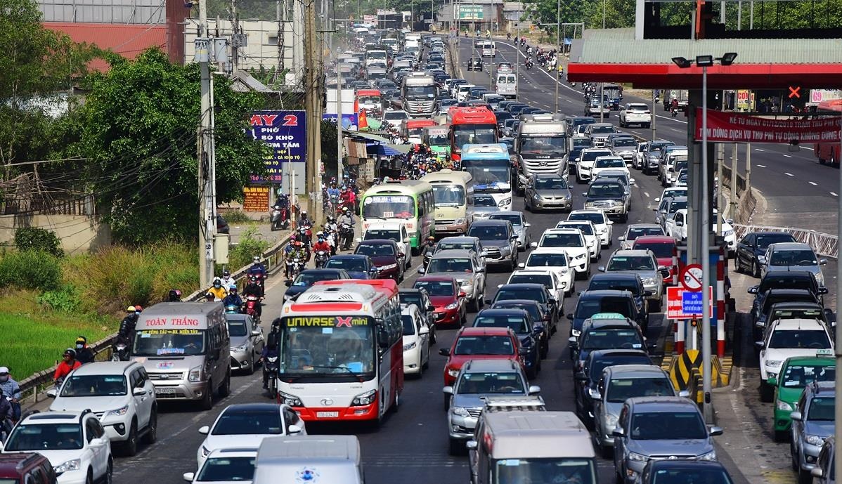 Xuc tien xay cao toc Bien Hoa - Vung Tau de 'cuu' quoc lo 51 hinh anh