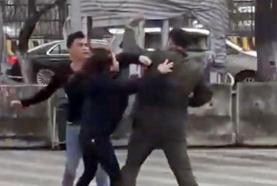 Can Tet, san bay Noi Bai lo doi pho 'co' taxi hinh anh