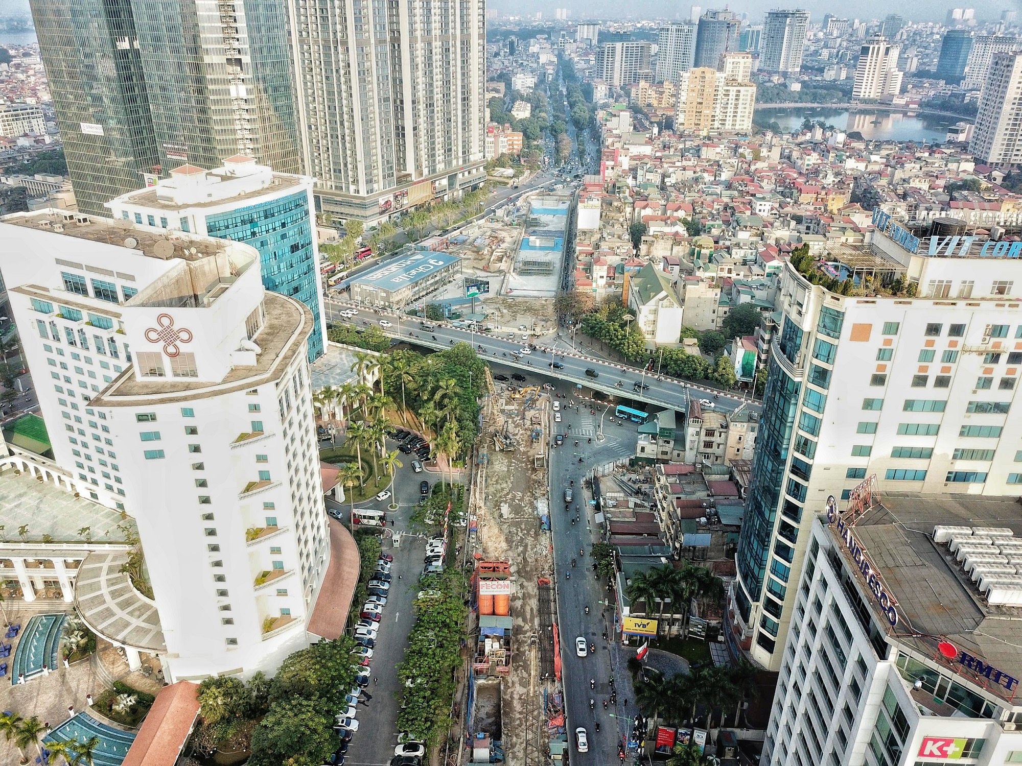 dai cong truong ngon ngang giua thu do anh 8