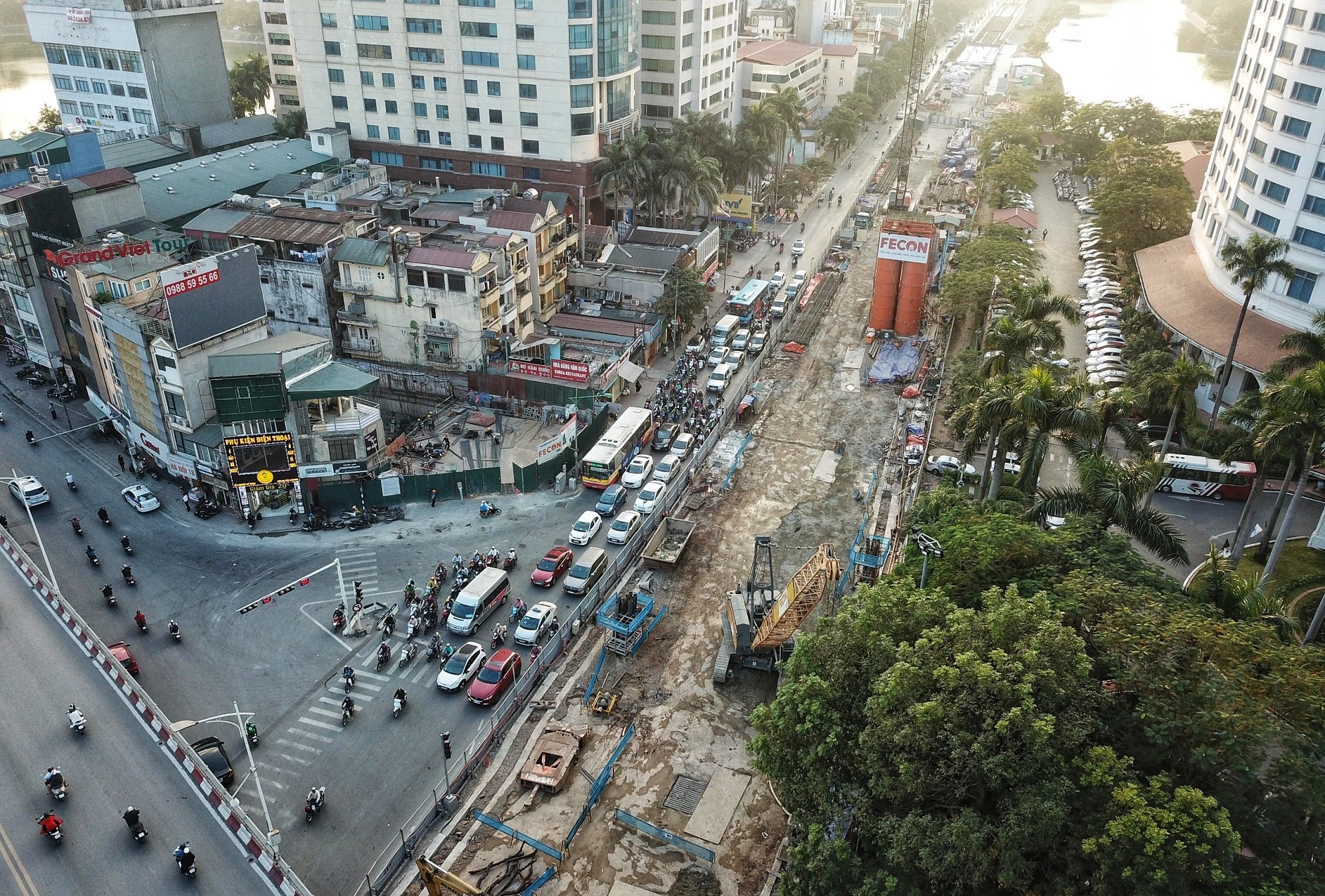 dai cong truong ngon ngang giua thu do anh 6