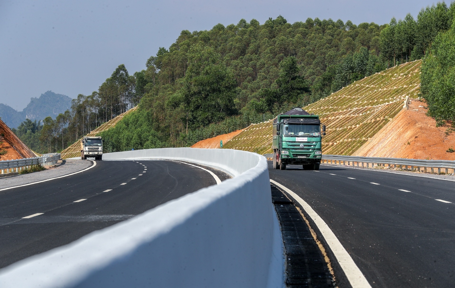 Xem xet mo cua mien phi cao toc Bac Giang - Lang Son truoc Tet hinh anh