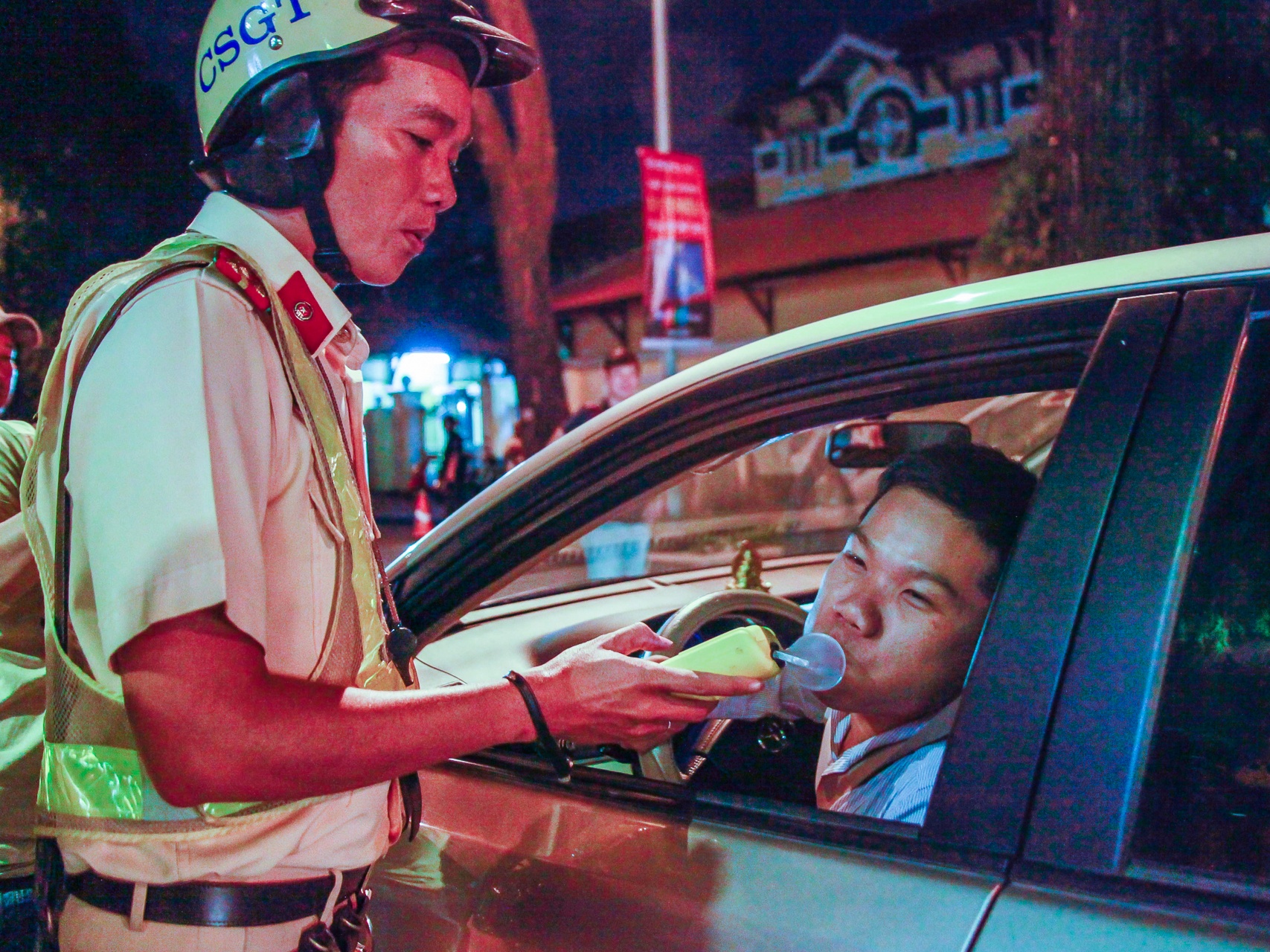 'Duoc thoi may do lan 2 de chung minh khong uong ruou, bia' hinh anh