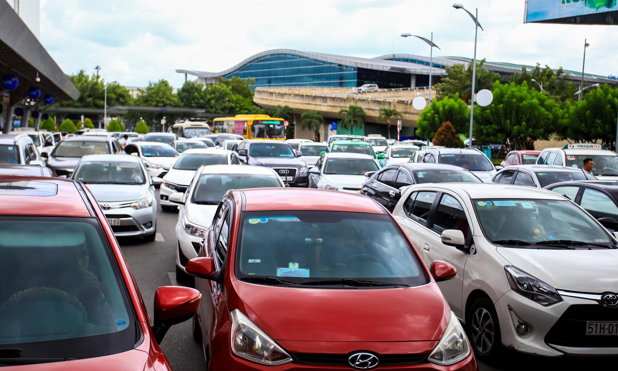 ACV co the bi truy thu tien thue dat vi thu phi vao san bay hinh anh