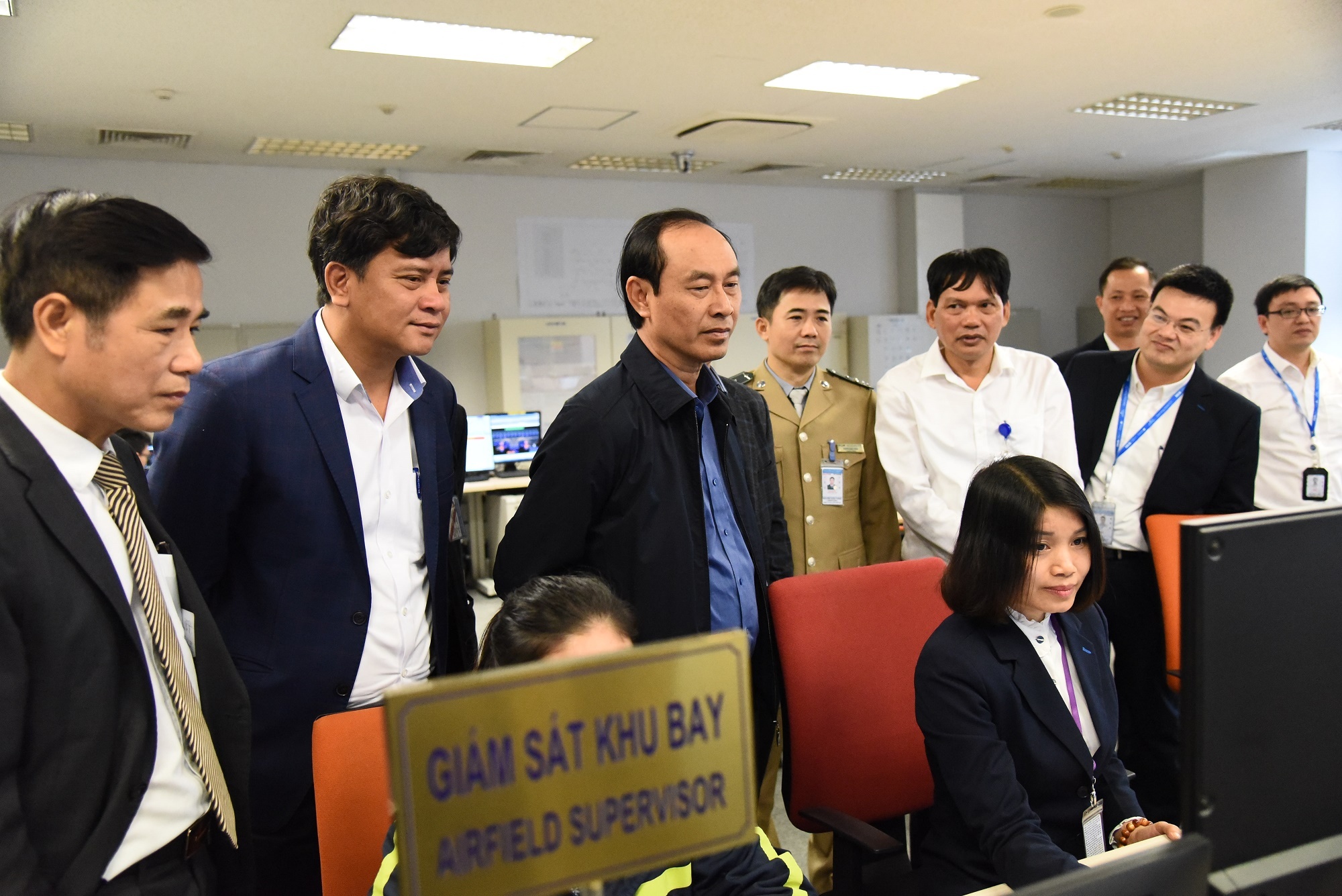 Noi Bai phuc vu Tet Nguyen dan anh 1