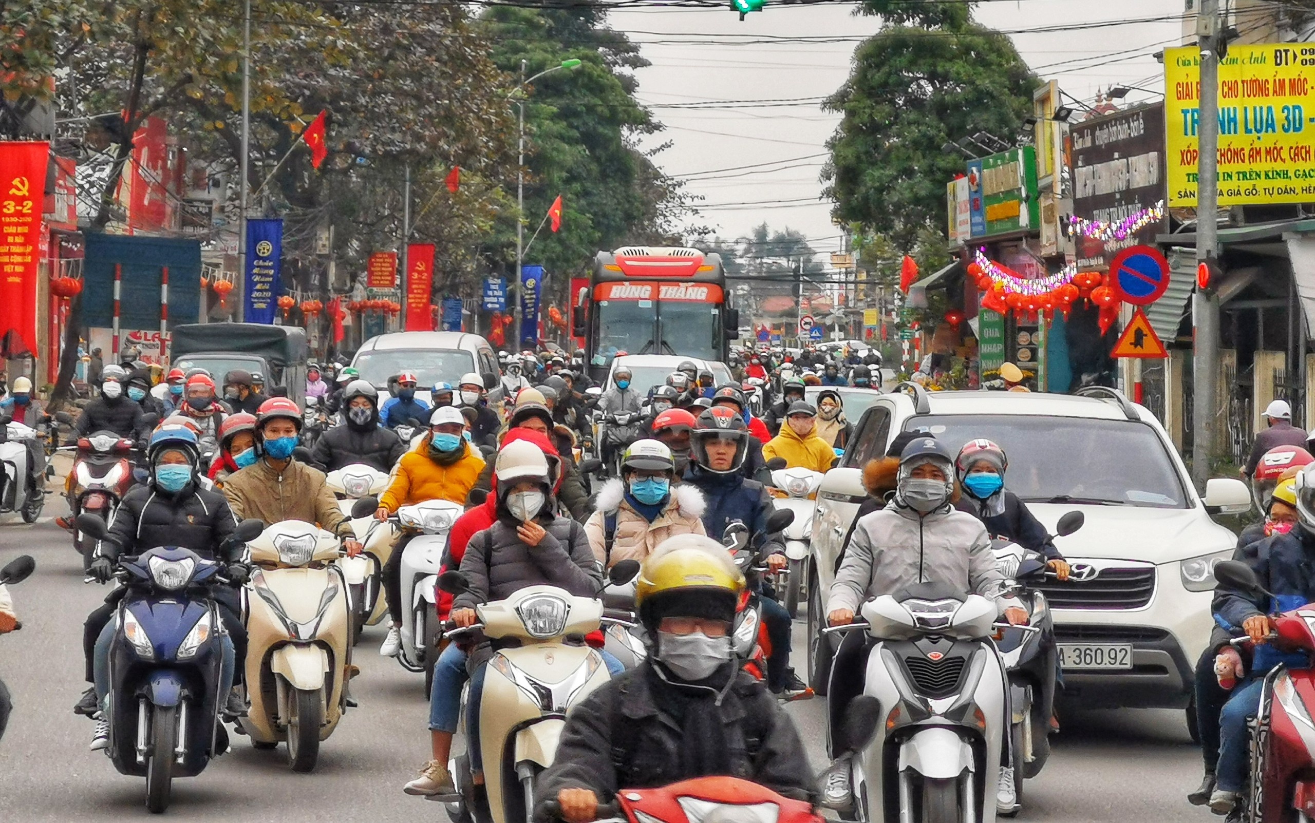 quoc lo 1 un tac Tet anh 8