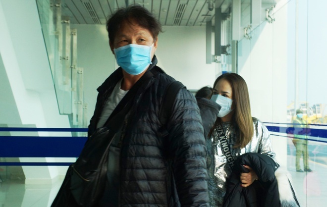 dong cua duong bay vi corona anh 1