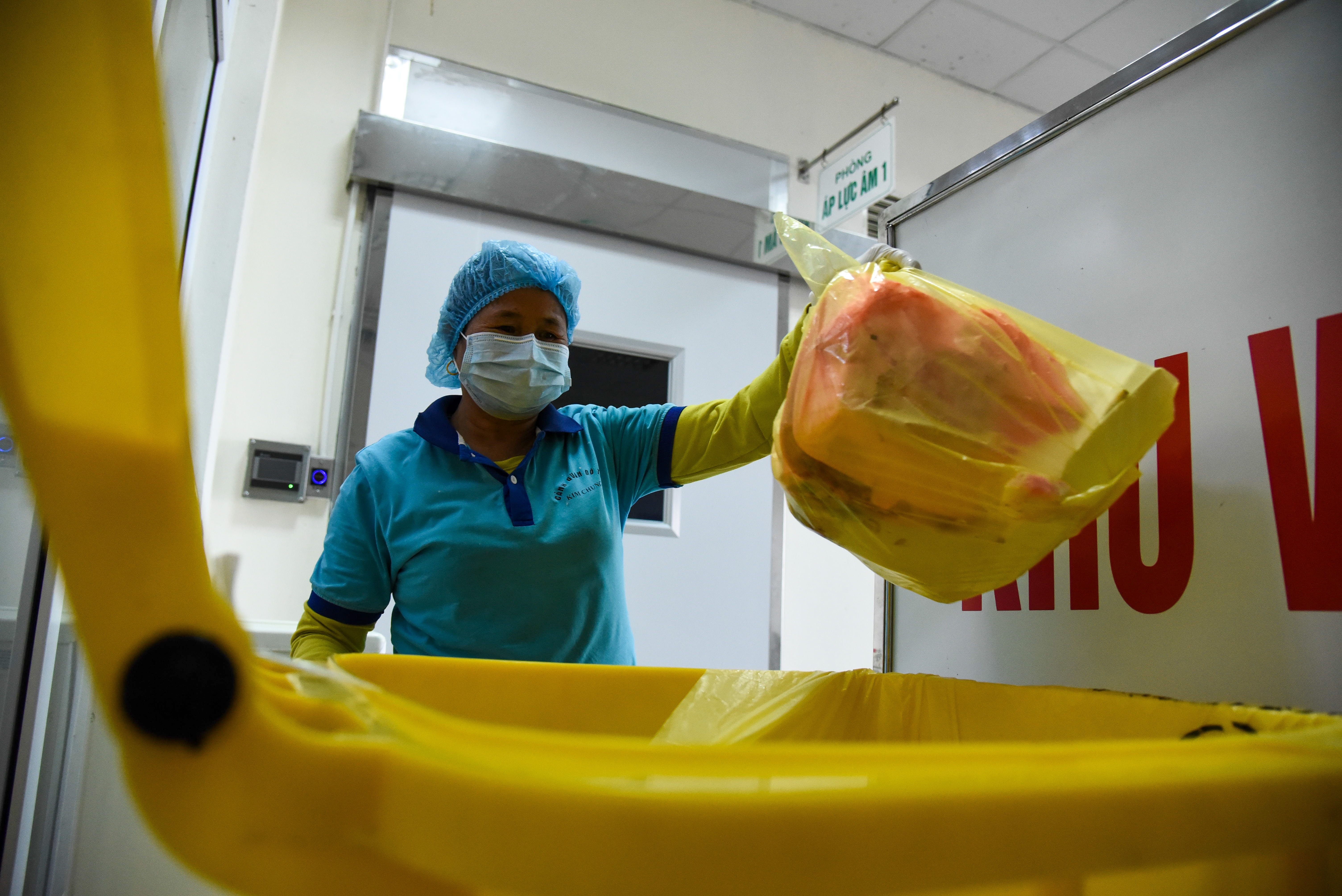 benh nhan corona an com anh 8