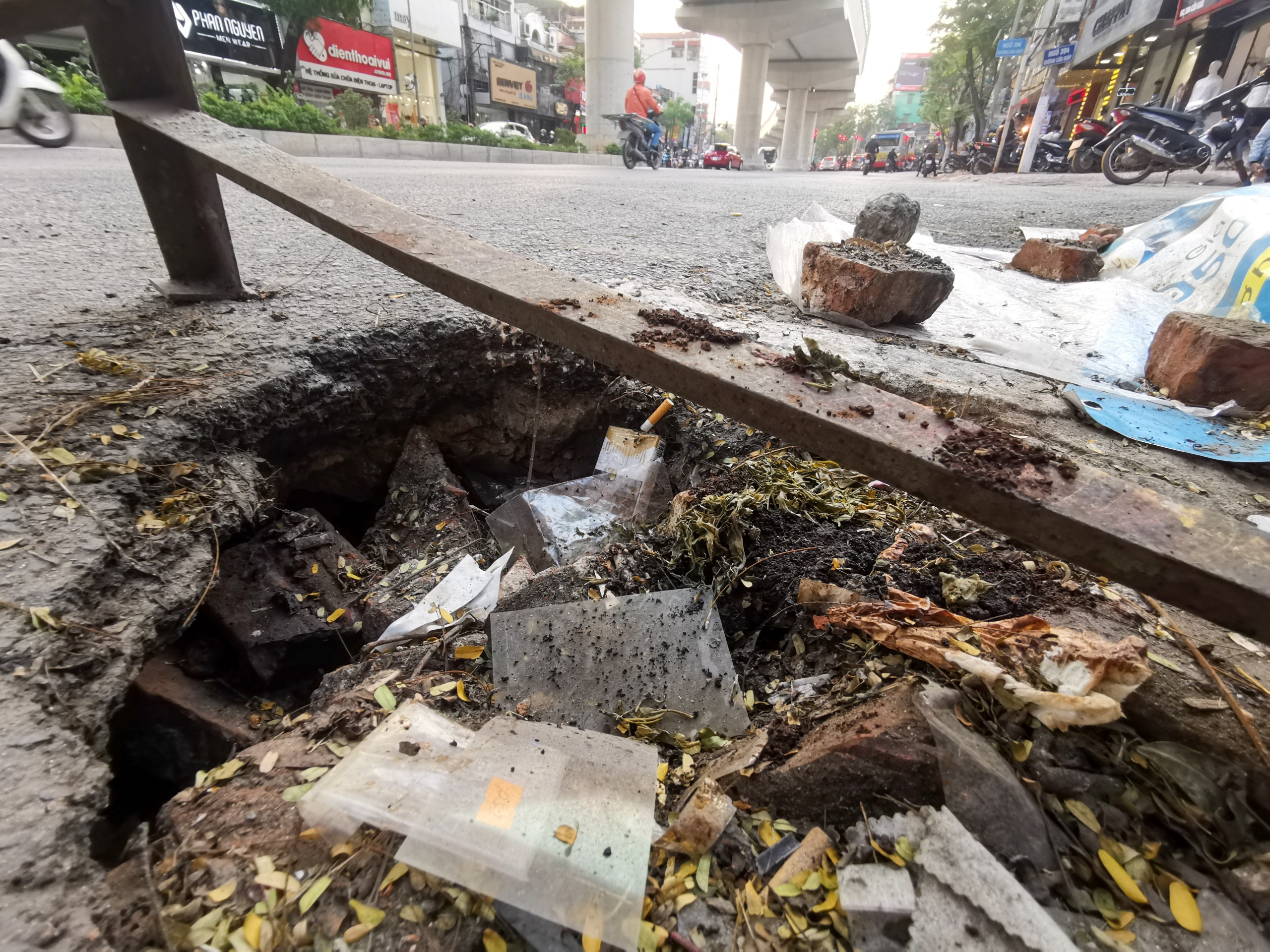 duong cau giay hu hong anh 10