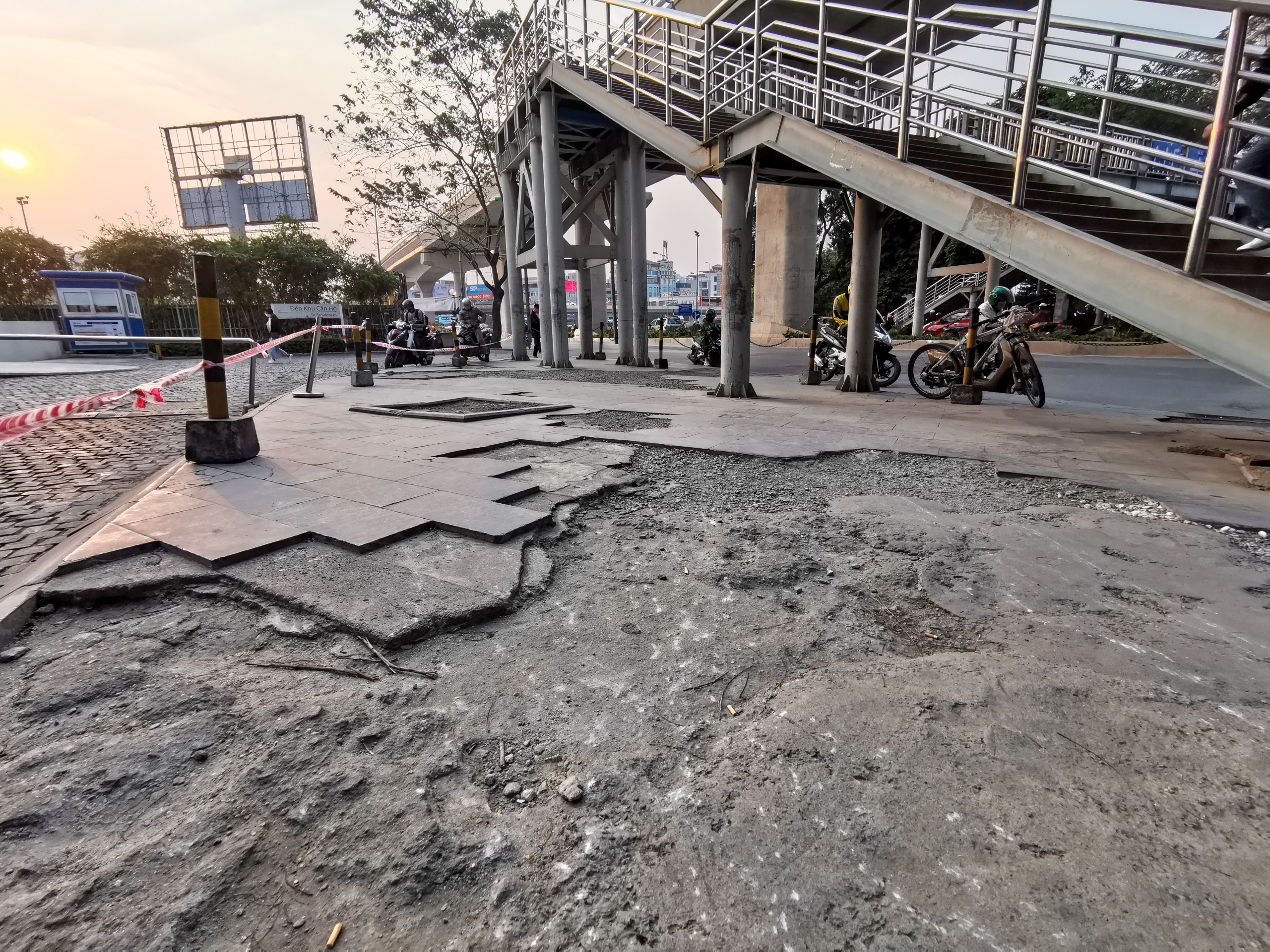 đường cầu giấy hư hỏng ảnh 11 duong cau giay hu hong anh 11