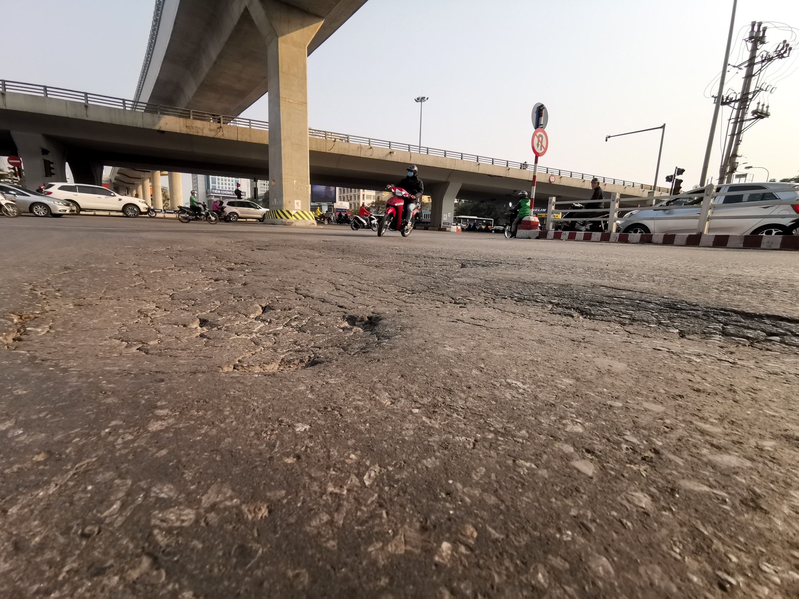 duong cau giay hu hong anh 7