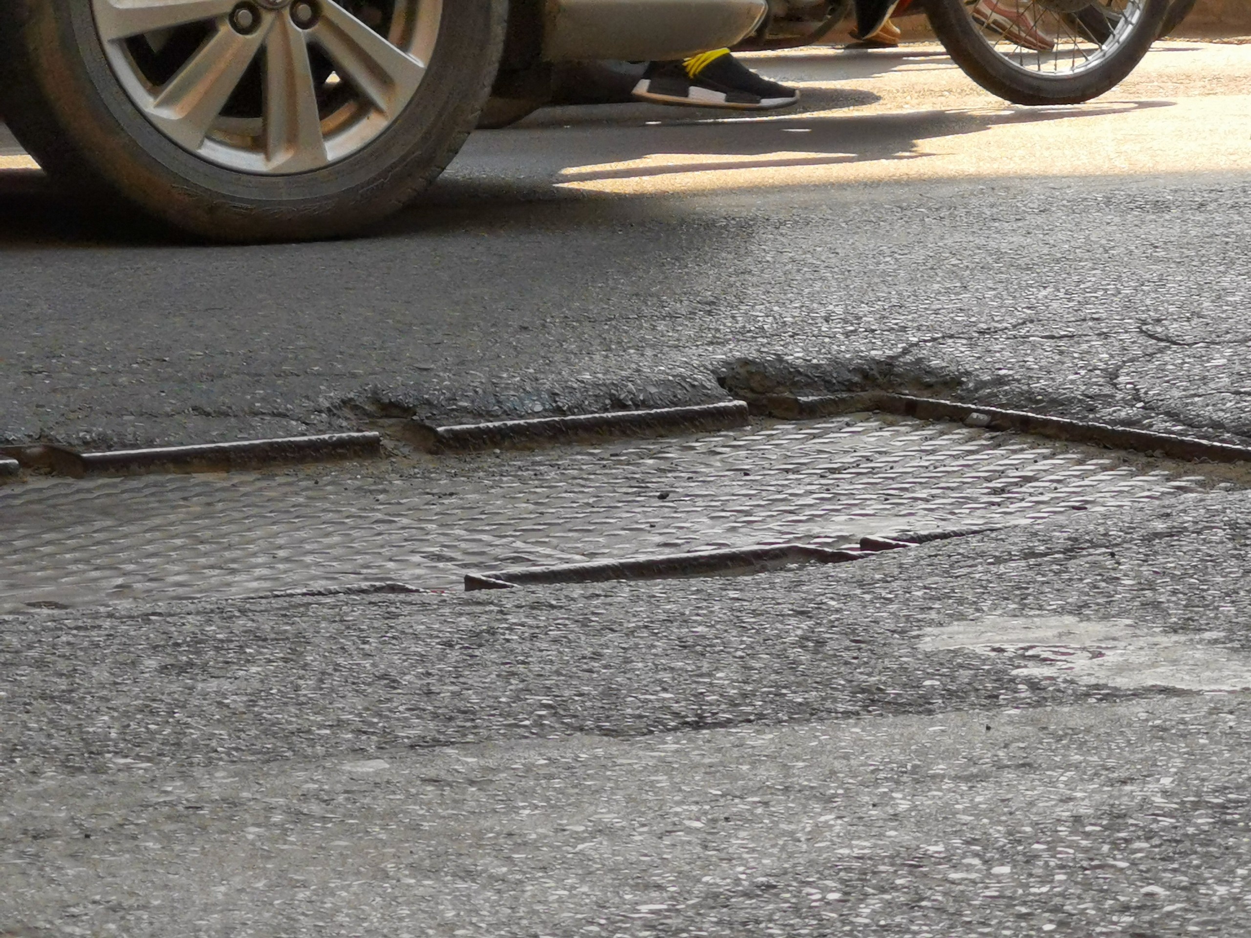 đường cầu giấy hư hỏng ảnh 5 duong cau giay hu hong anh 5