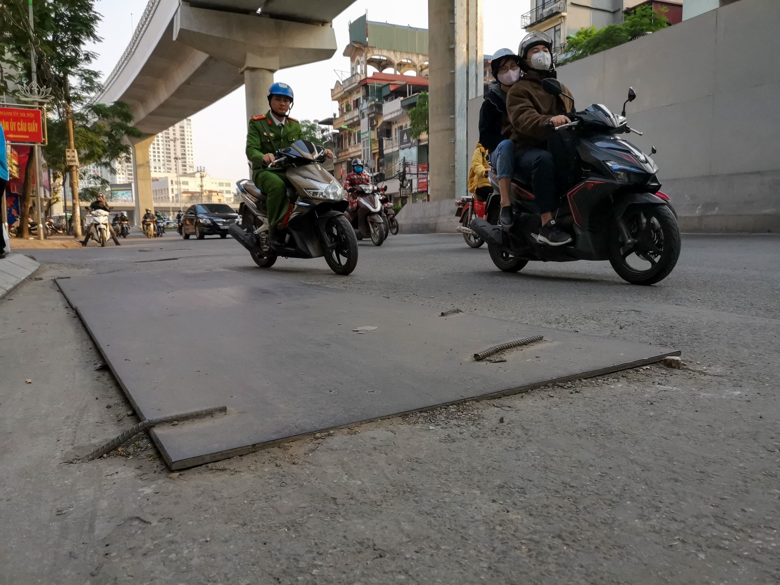 đường cầu giấy hư hỏng ảnh 6 duong cau giay hu hong anh 6