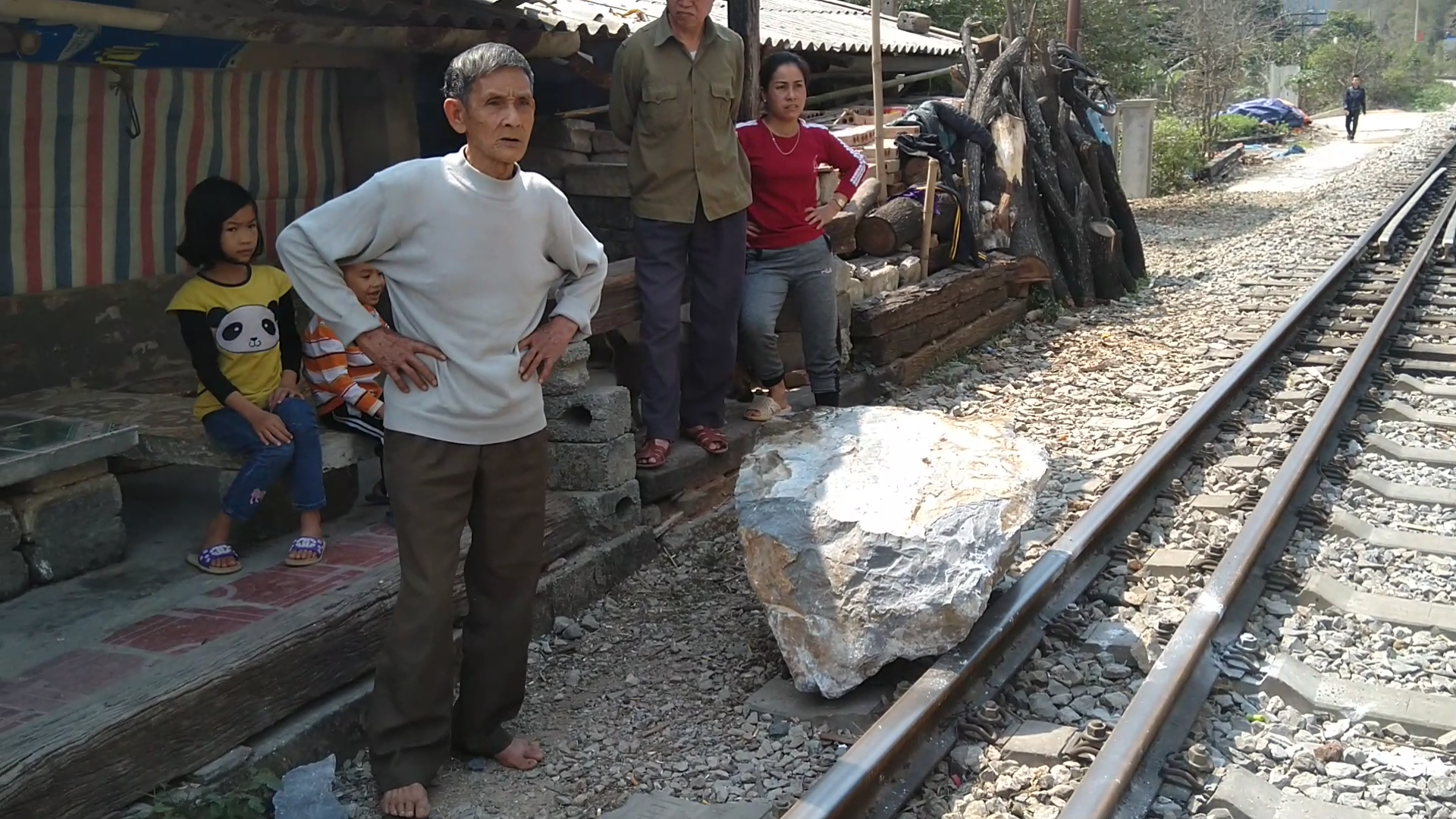 no da vang vao nha dan anh 1