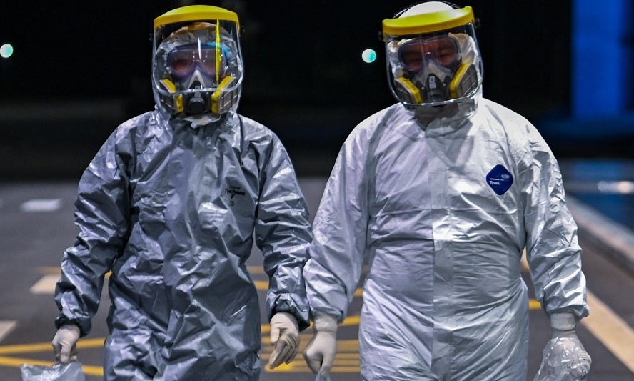 Tuc truc suot dem dua khach ve tu Han Quoc toi noi cach ly hinh anh