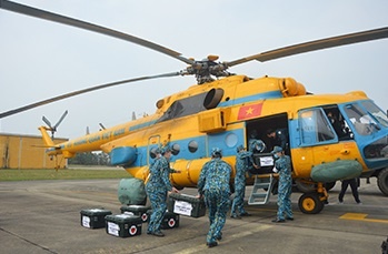 Huy dong truc thang dien tap phong chong dich Covid-19 hinh anh