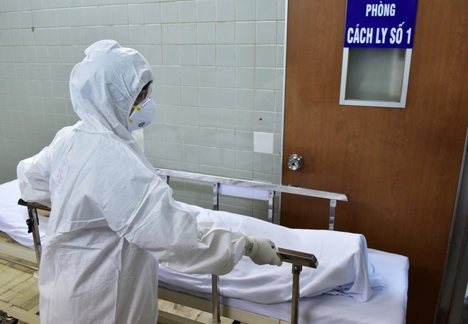 Viet Nam News tam dung phat hanh bao in vi phong vien nhiem Covid-19 hinh anh