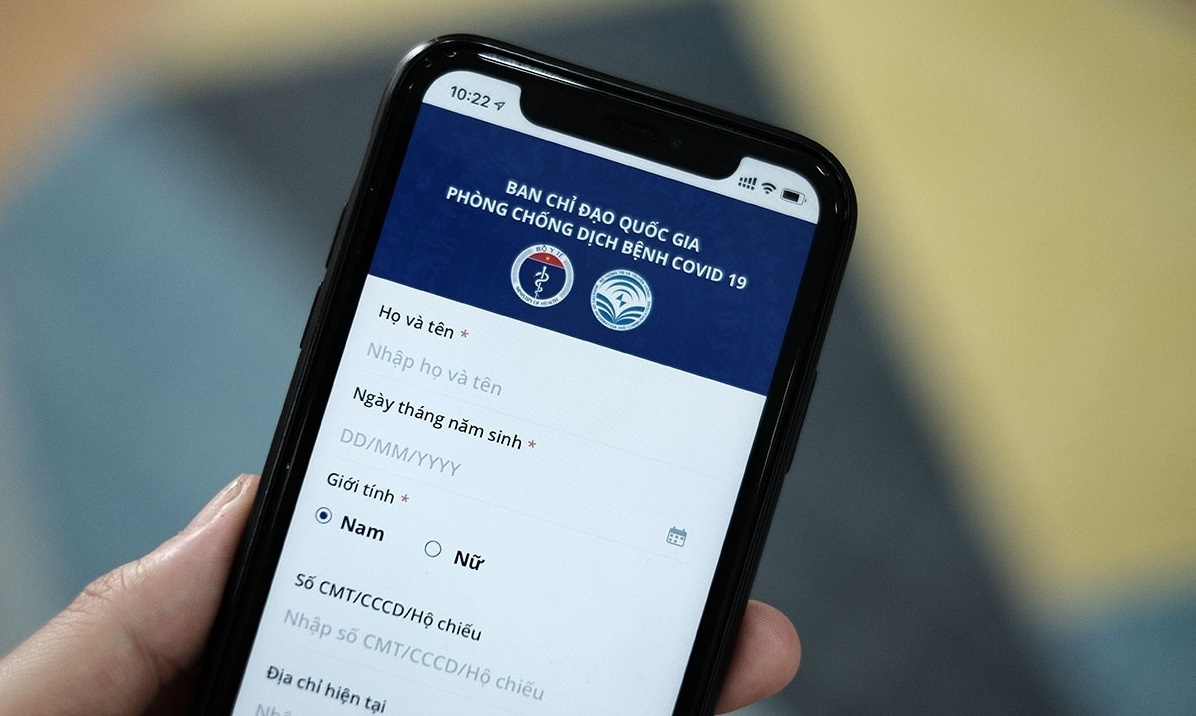 Bat buoc khai bao y te dien tu truoc khi di may bay, tau hoa, xe khach hinh anh
