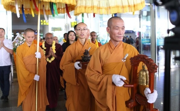 Giao hoi khuyen khich tung kinh tai gia, tranh tu tap dip Phat Dan hinh anh