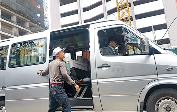 Dung chay xe khach hop dong tai Ha Noi, TP.HCM tu 30/3 hinh anh