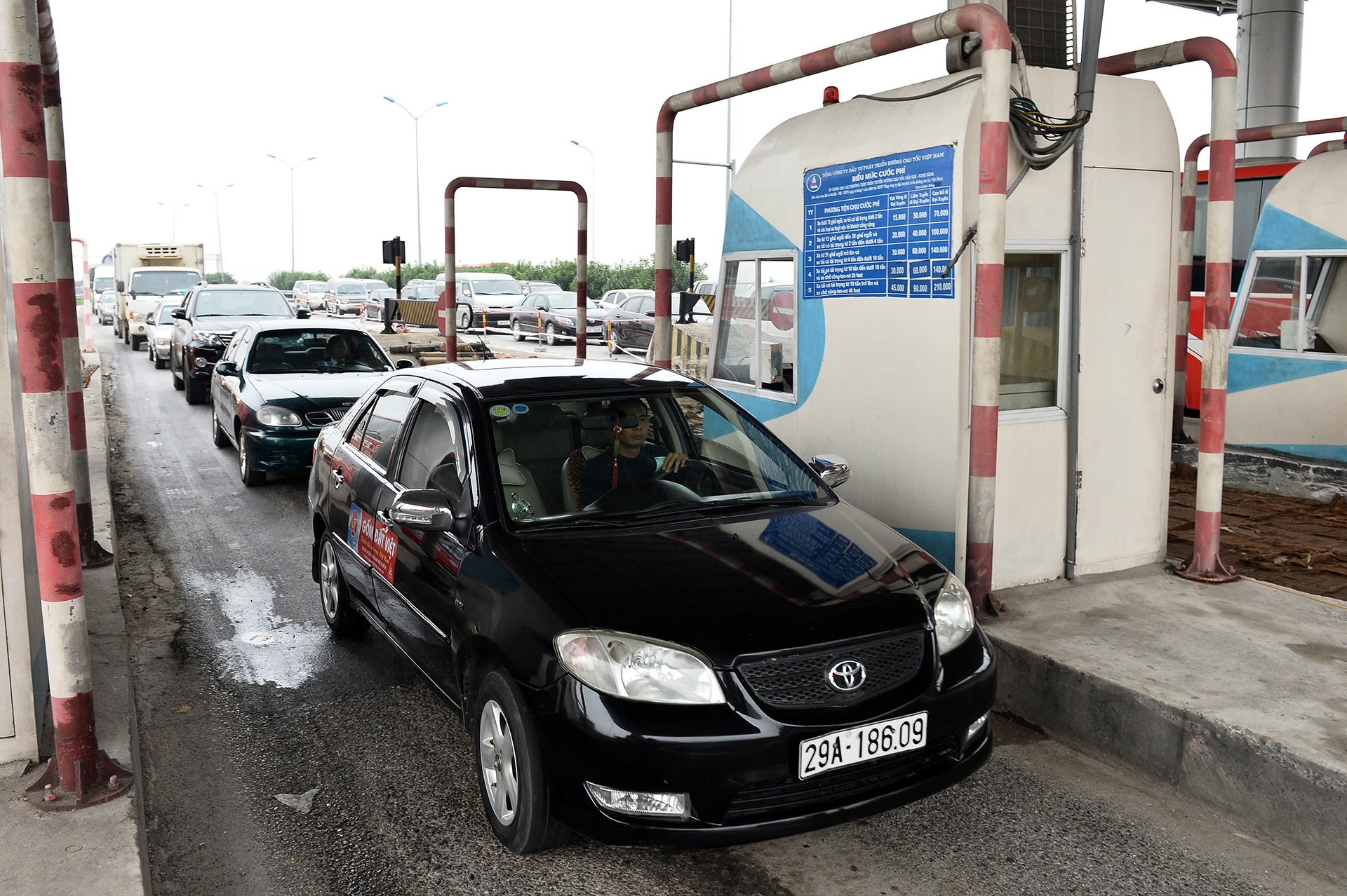 Covid-19 anh huong doanh thu cao toc nhu the nao? hinh anh