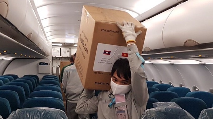 Viet Nam vien tro y te giup Lao, Campuchia chong dich hinh anh