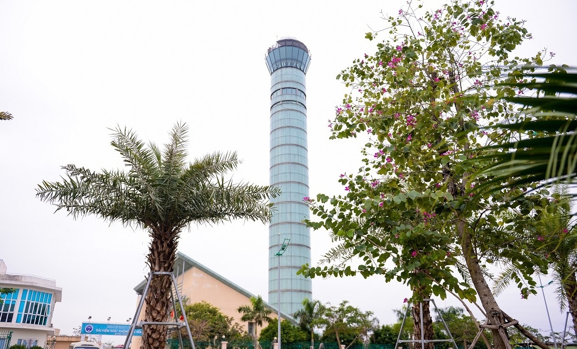 An ngu tren dai khong luu suot 15 ngay de ngan ngua lay nhiem hinh anh