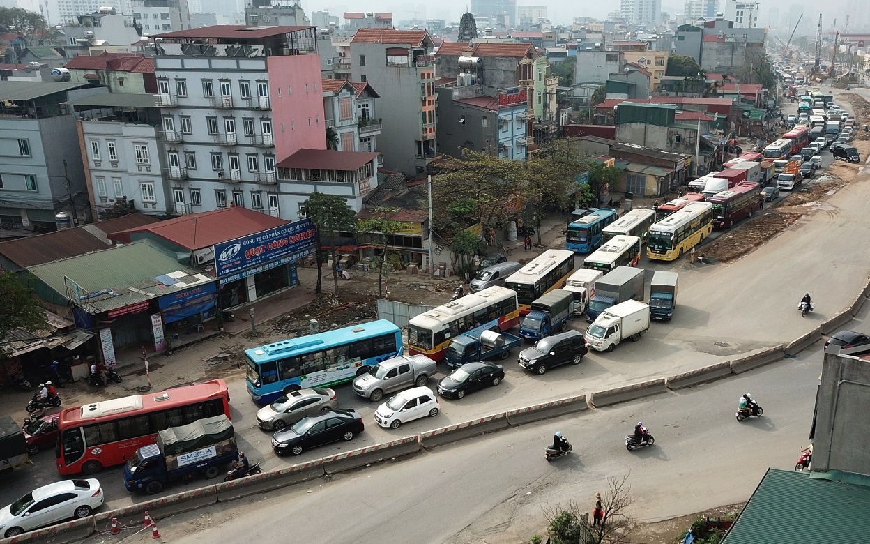 xe khach di chuyen lien tinh anh 1