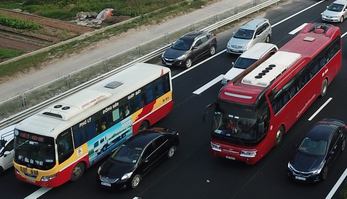 Tong cuc Duong bo huong dan viec di chuyen lien tinh tu 17/4 hinh anh