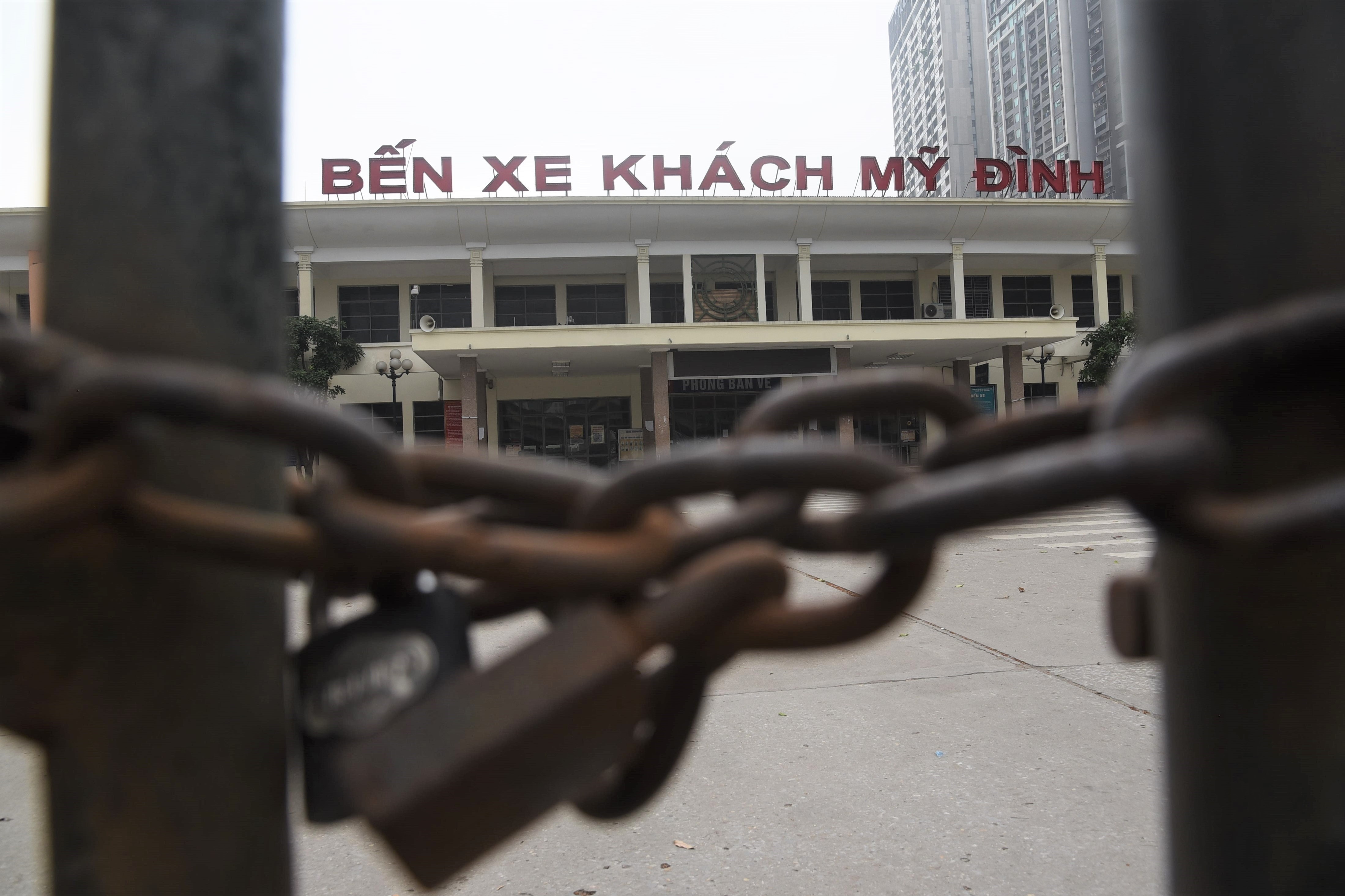 xe khach taxi hoat dong tro lai anh 1