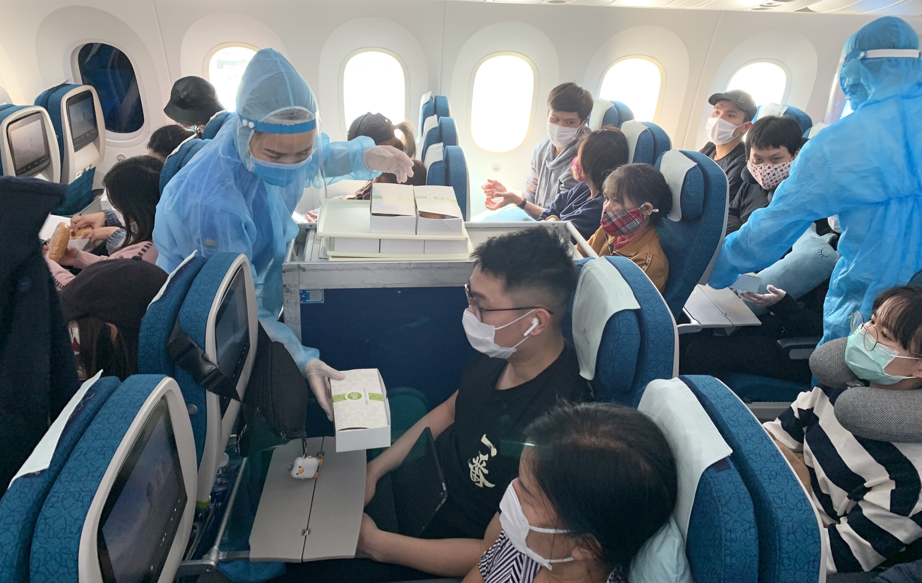 Gan 300 nguoi Viet o Nhat duoc hoi huong vi hoan canh kho khan hinh anh