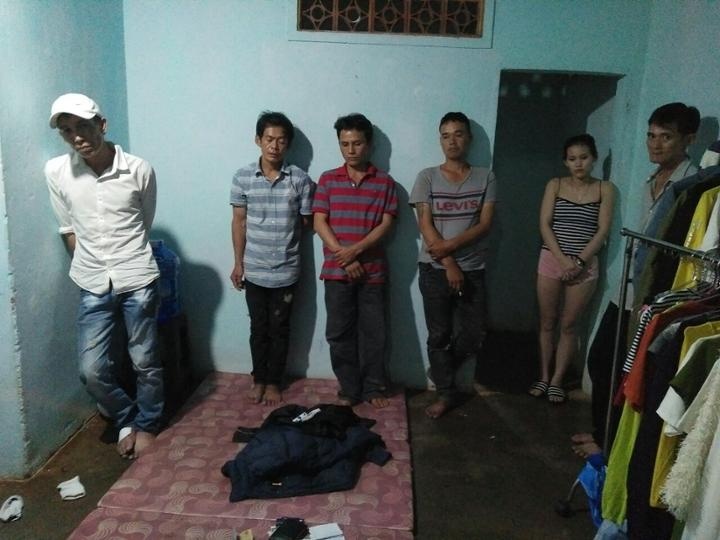 Xu ly 6 nguoi su dung ma tuy sau khi nhan tin bao qua Zalo hinh anh