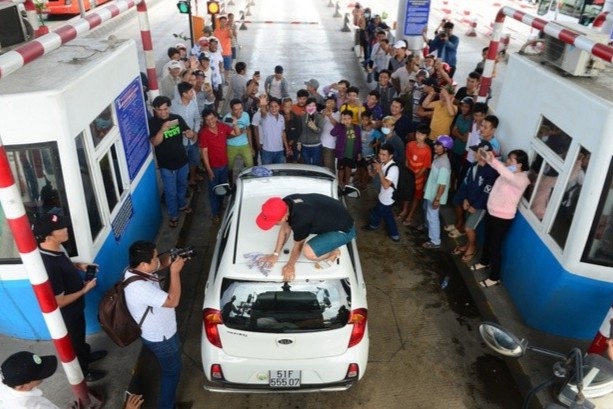 Bo GTVT muon xoa tram BOT bi dan phan doi, xin ngan sach de 'den' hinh anh