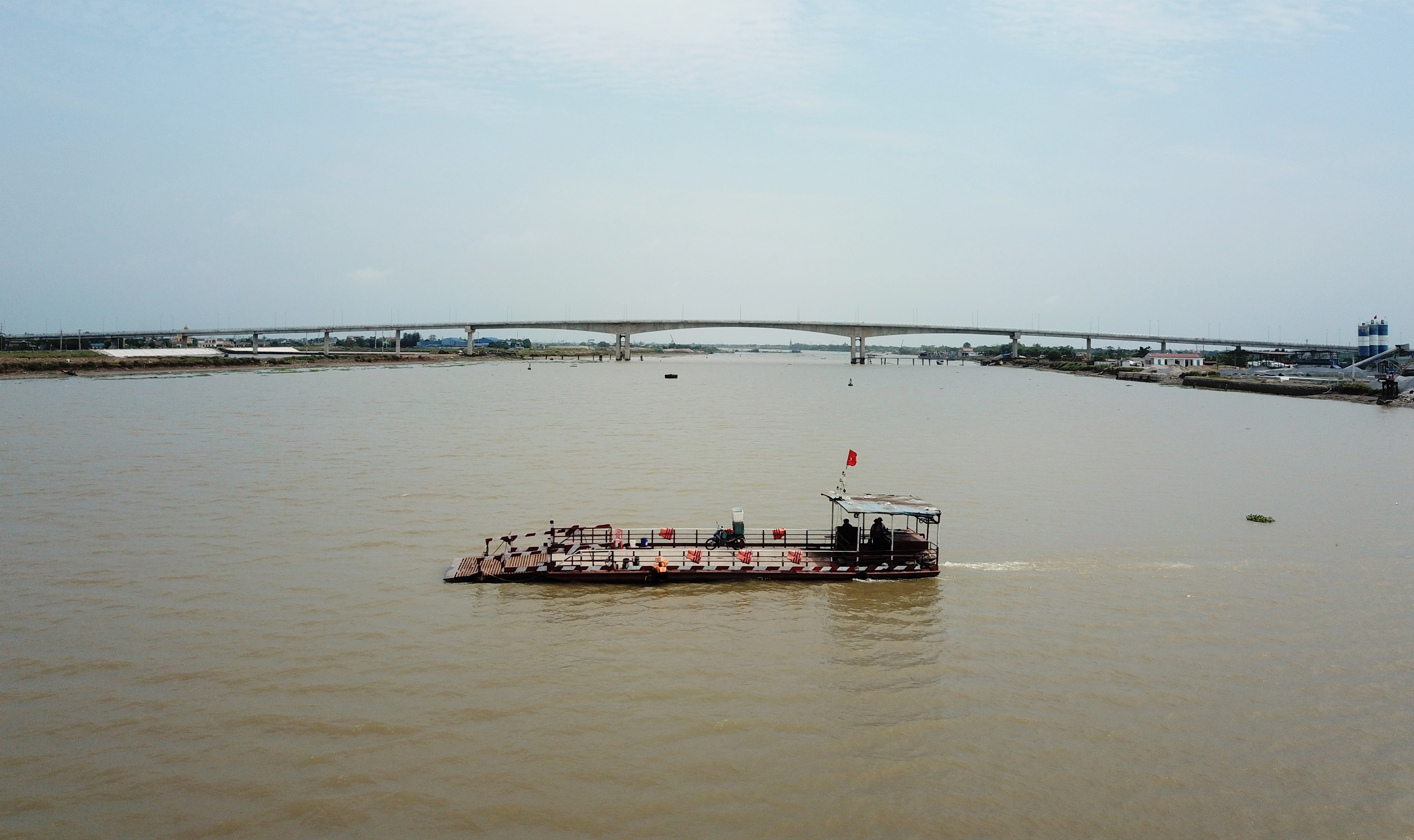 khanh thanh cau Thinh Long anh 10