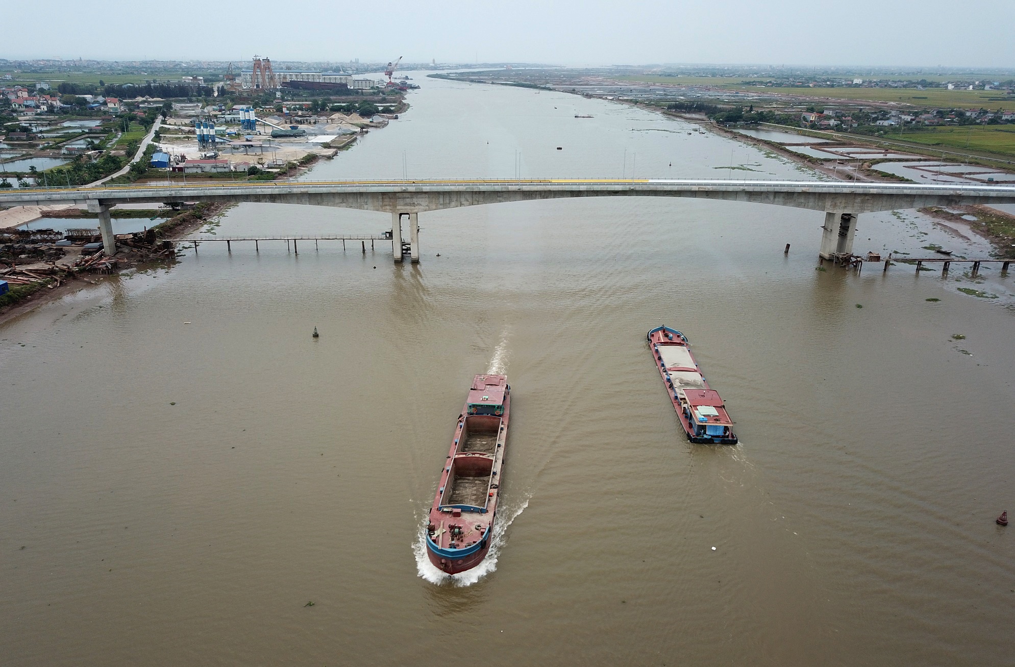 khanh thanh cau Thinh Long anh 5
