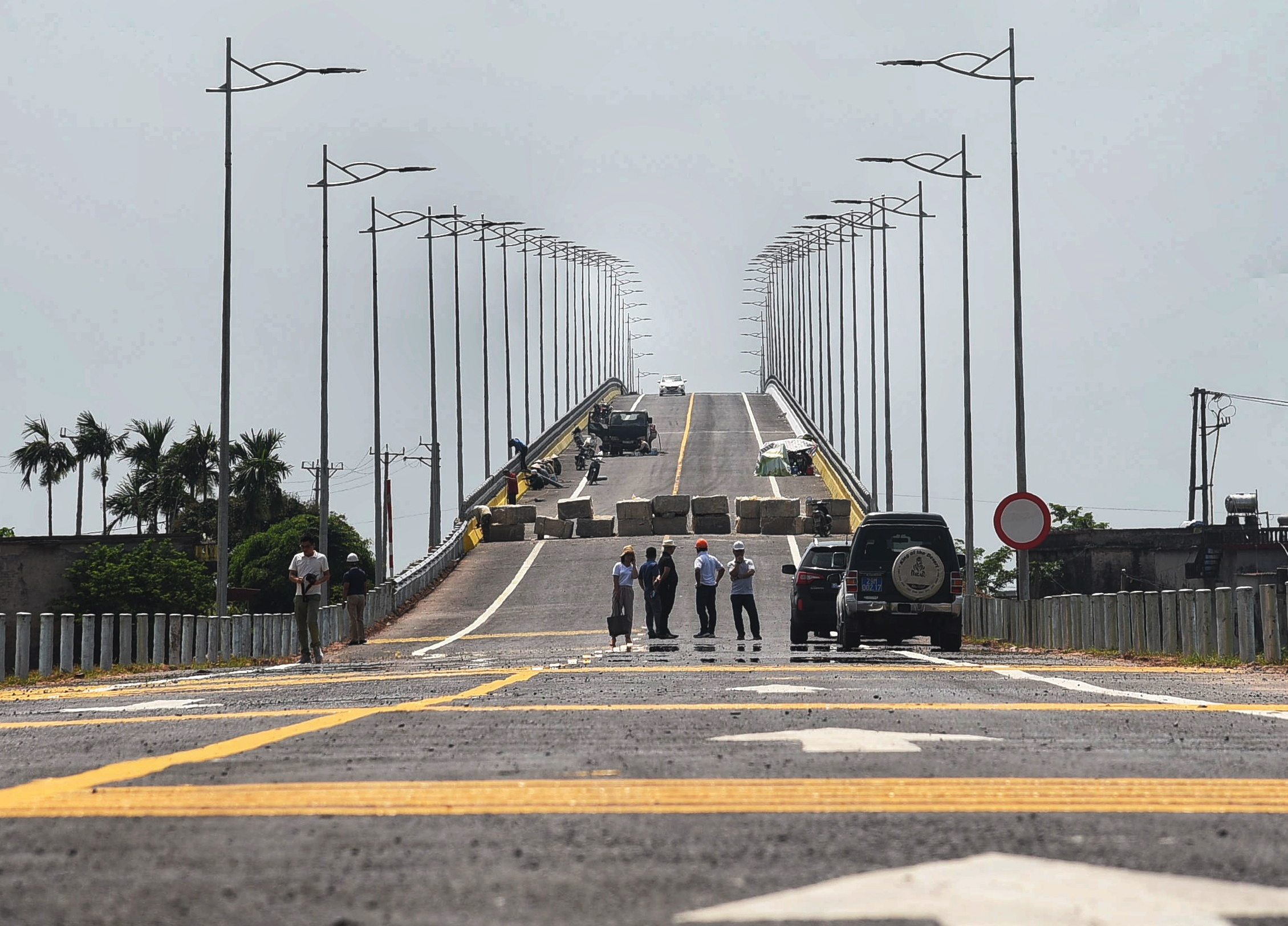 Can canh cau Thinh Long noi TP Nam Dinh voi khu du lich bien hinh anh