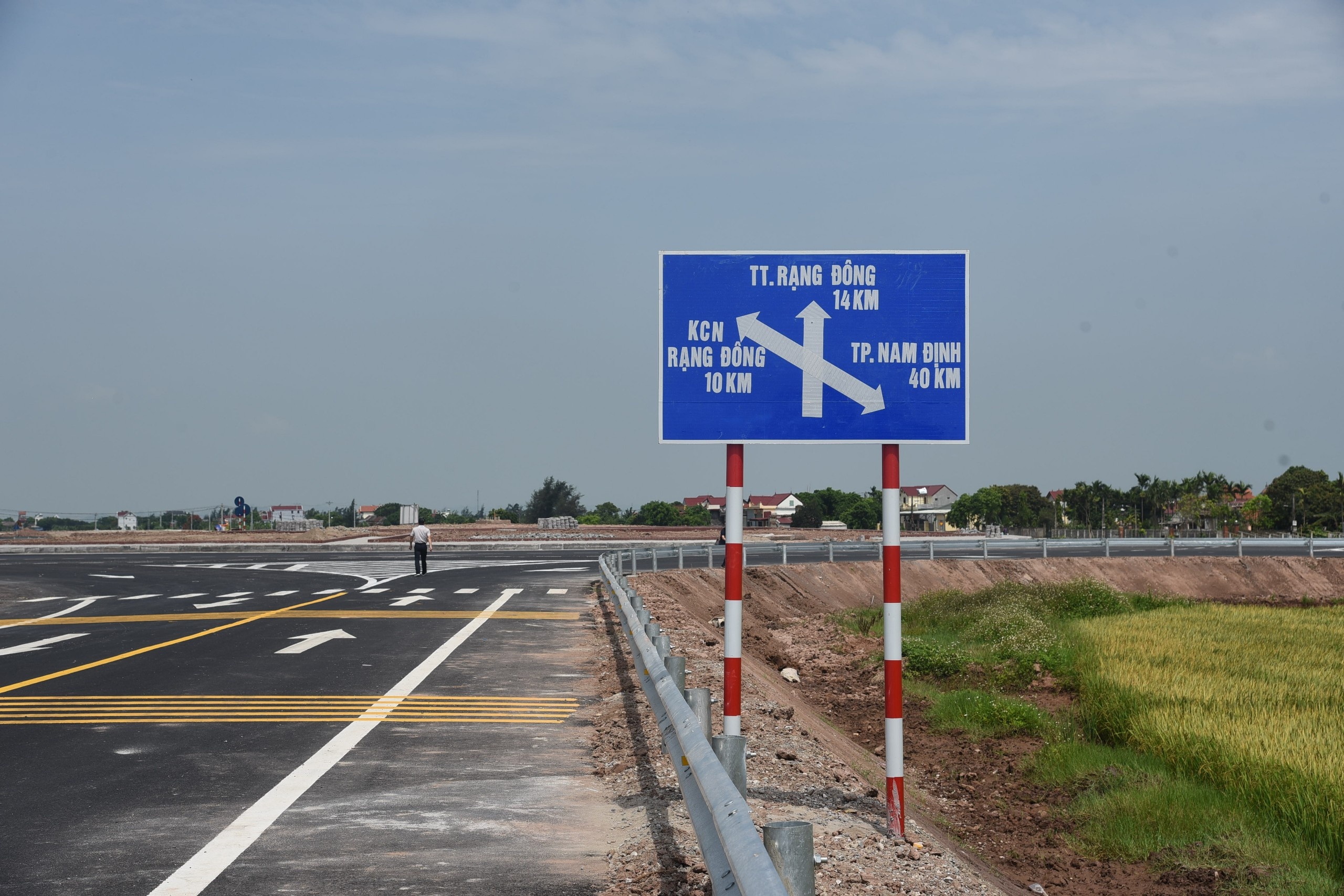 khanh thanh cau Thinh Long anh 9