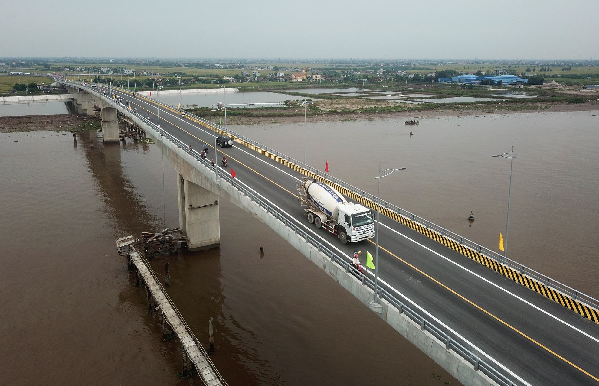 Cau Thinh Long thong xe anh 8