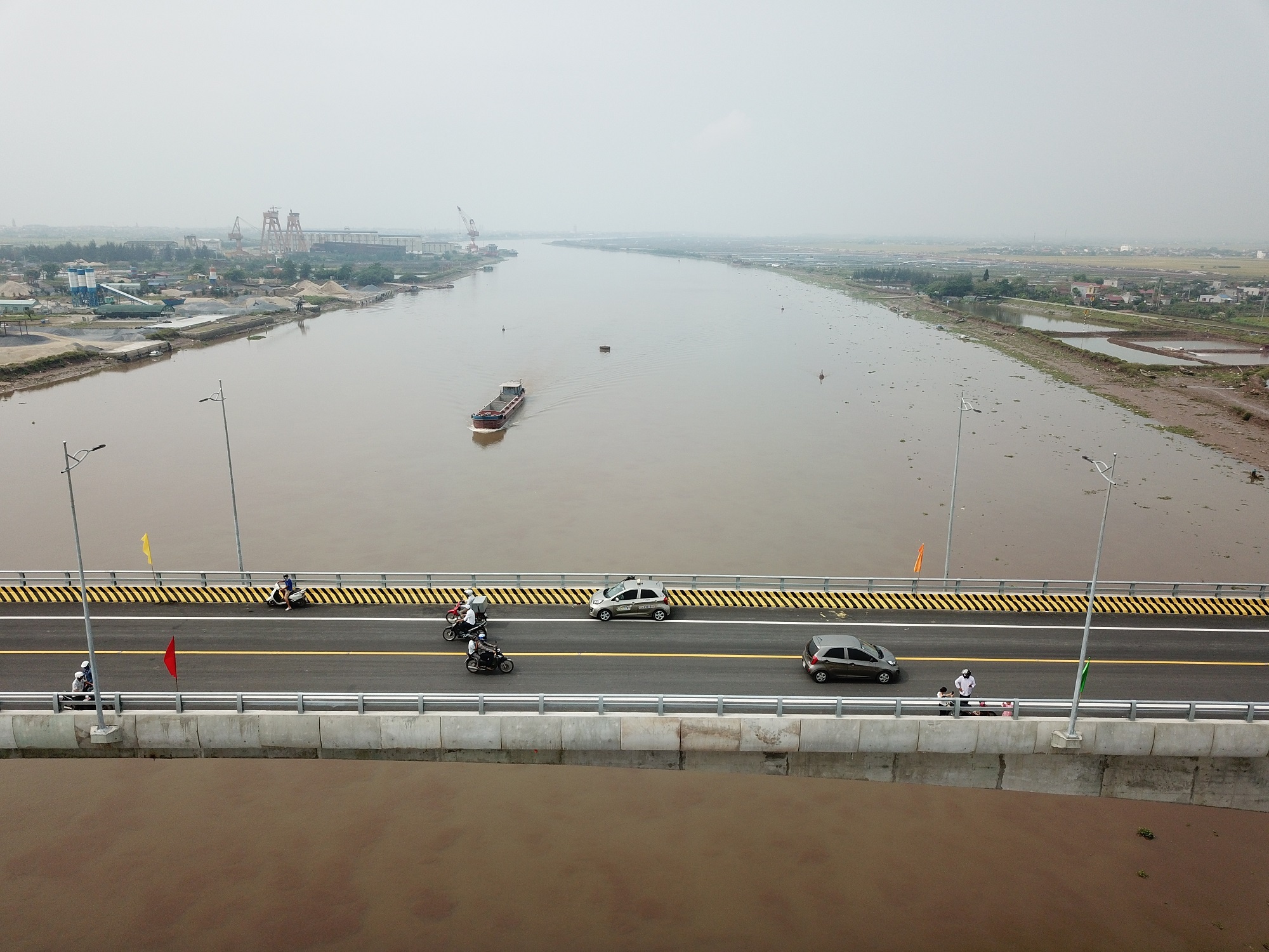 Cau Thinh Long thong xe anh 7