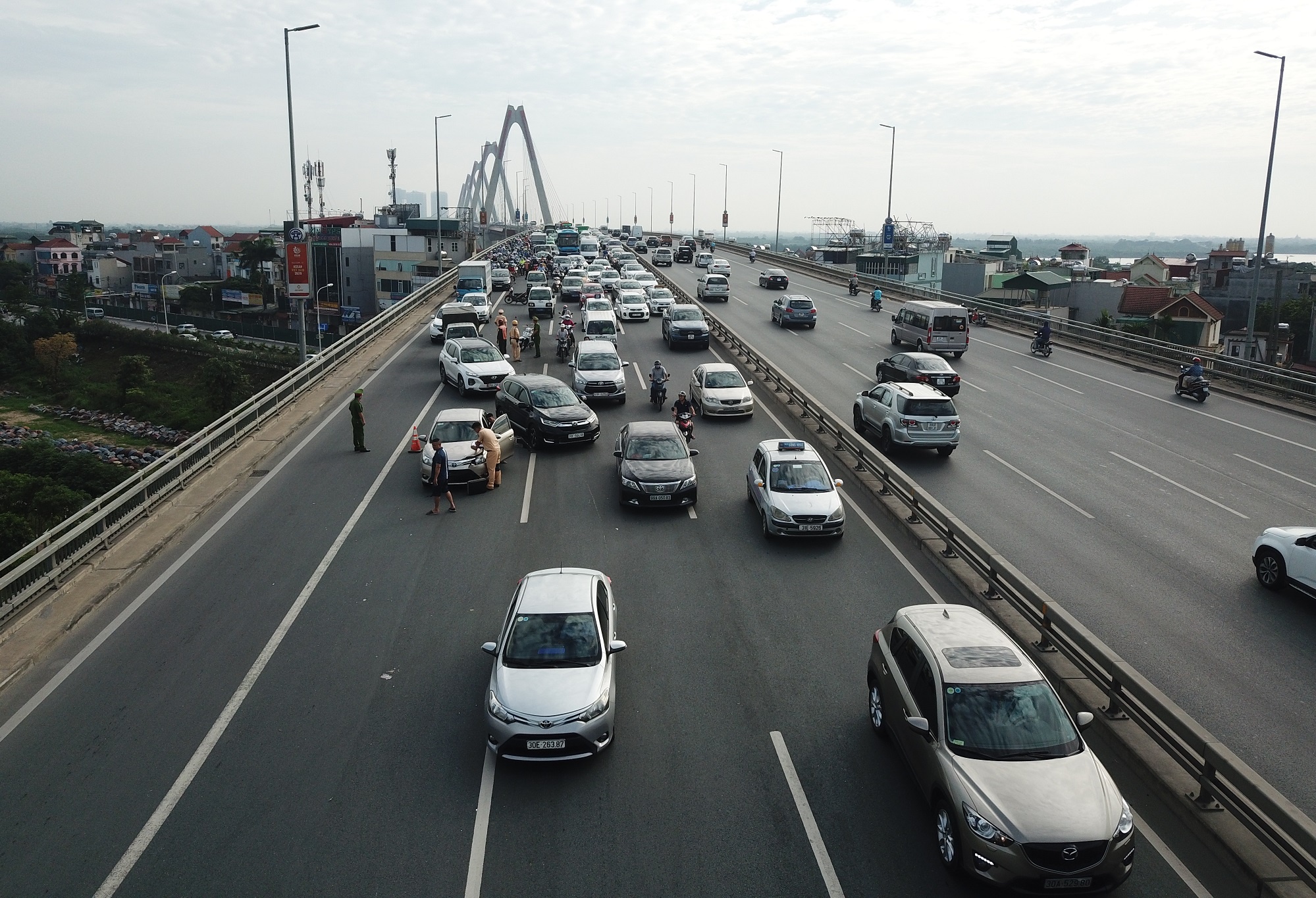 tac cau Nhat Tan anh 2