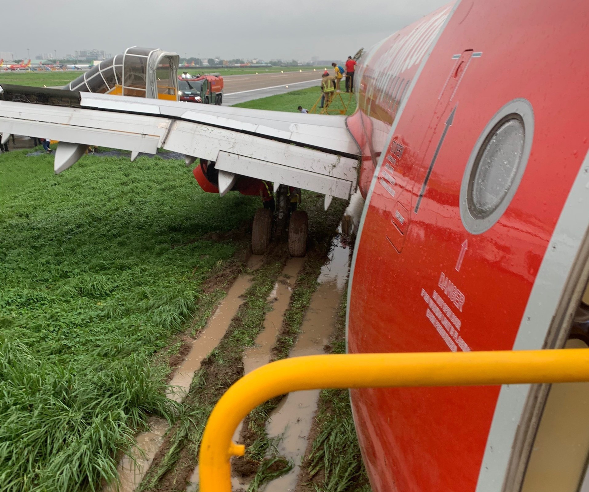 may bay VietJet lech duong bang anh 1