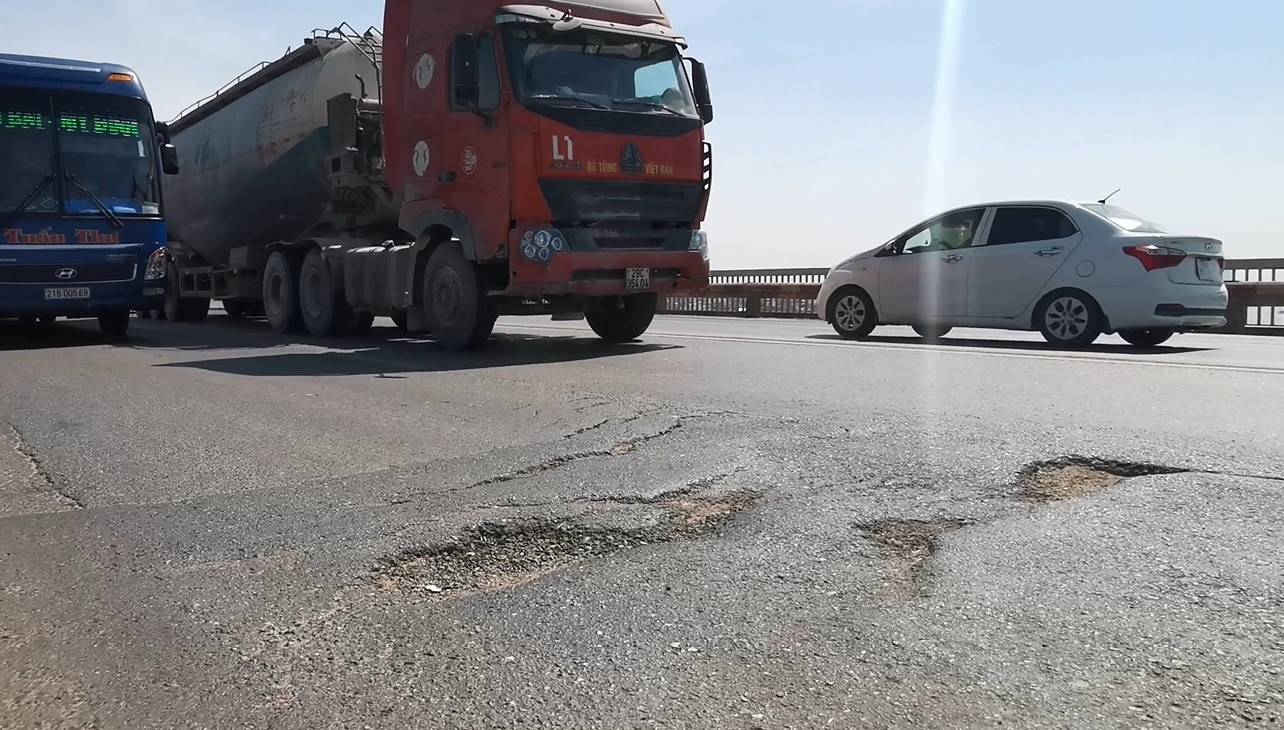 Tai xe mong cau Thang Long som duoc sua chua hinh anh