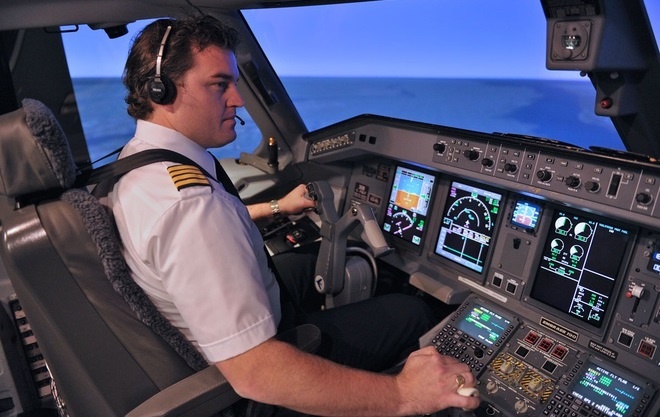 Phi cong Pakistan tai Viet Nam khong dung bang lai gia hinh anh